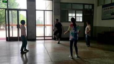 说明: E:\CZG\非教学\工会党务与指导青年教师\20220606 校工会活动视频\云顶国际8588 姜亚东 踢毽子_Moment.jpg